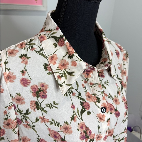 Shein Curve Long Sleeve Floral Button Up Blouse (2XL) - Picture 3 of 8